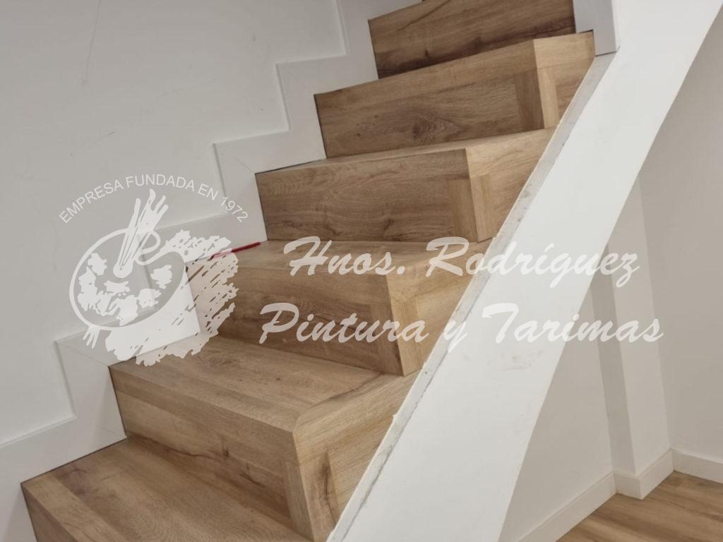 Instalación de suelo laminado en escaleras. Meister. LD 150. Chianti.