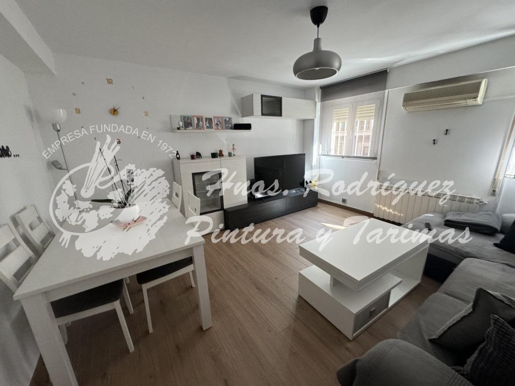 Instalación de suelo laminado en vivienda de 72 m2. Pure Laminate. Modelo Terra. Roble Hill.