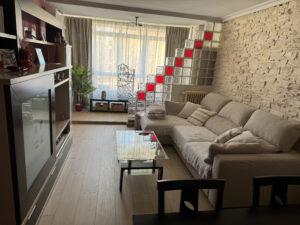 Lee más sobre el artículo Instalación suelo laminado en vivienda 83 m2. Pure Laminate. Modelo Terra. Roble Clay.