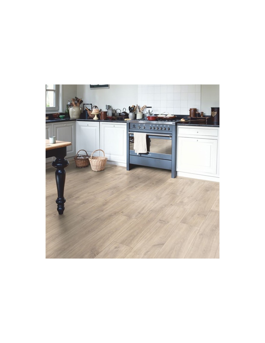 Quick Step. Classic. Roble Havanna Natural Con Cortes De Sierra